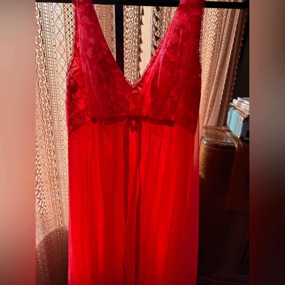 VTG Vanity Fair Nightgown - Picture 2 of 8